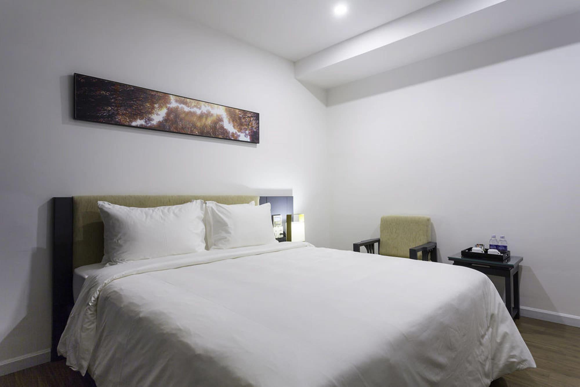 Calista Sai Gon Hotel Ho Chi Minh City Exterior photo